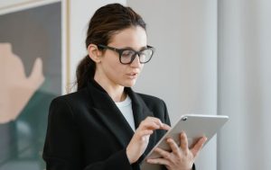 Mindful Technology Uses Digital Tools Enhance Human Connection